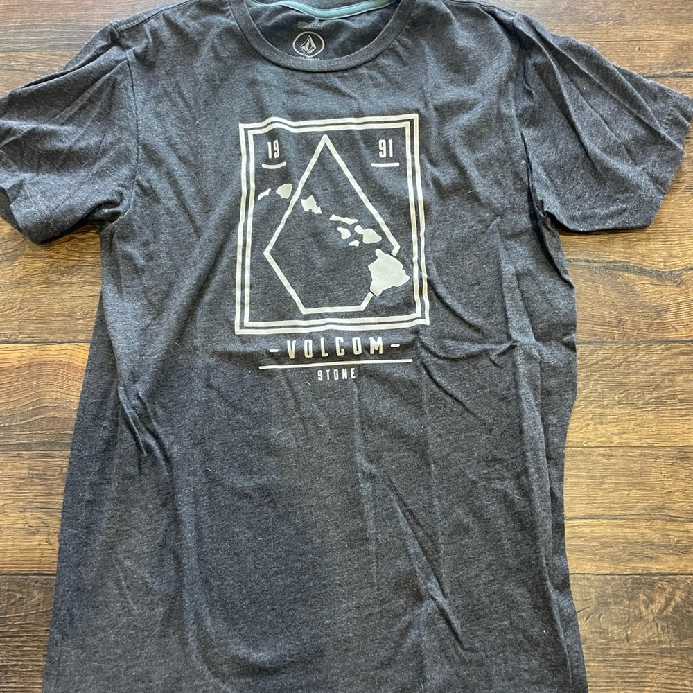 🔥Ts 2/$15 or 3/$20 Volcom Surf Youth XL Tee Hawaiian Island, Ironed Ready 2 Go! - Picture 5 of 8